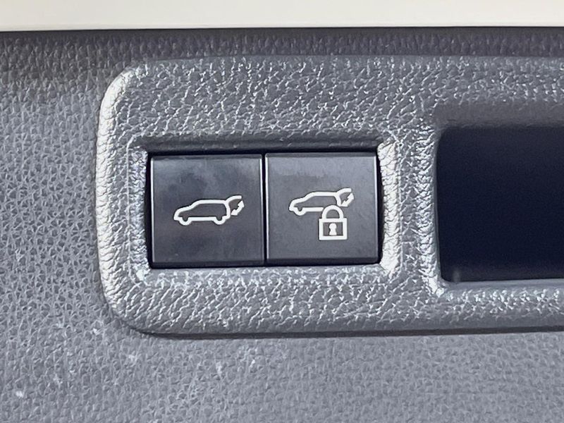 2023 Toyota Harrier Hybrid 6AA-AXUH80 (UW-6a6427cfbc193)[13]