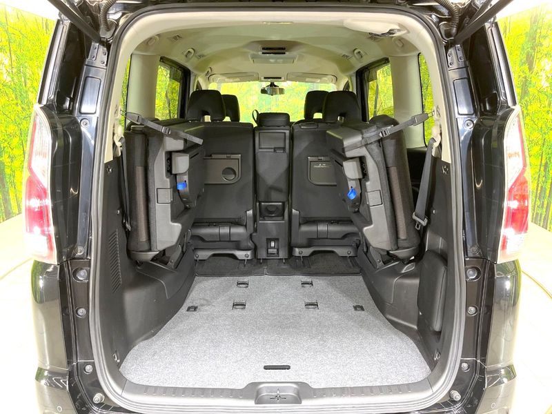 2017 Nissan Serena DAA-GFC27 (UW-6a64286d4d2f3)[29]