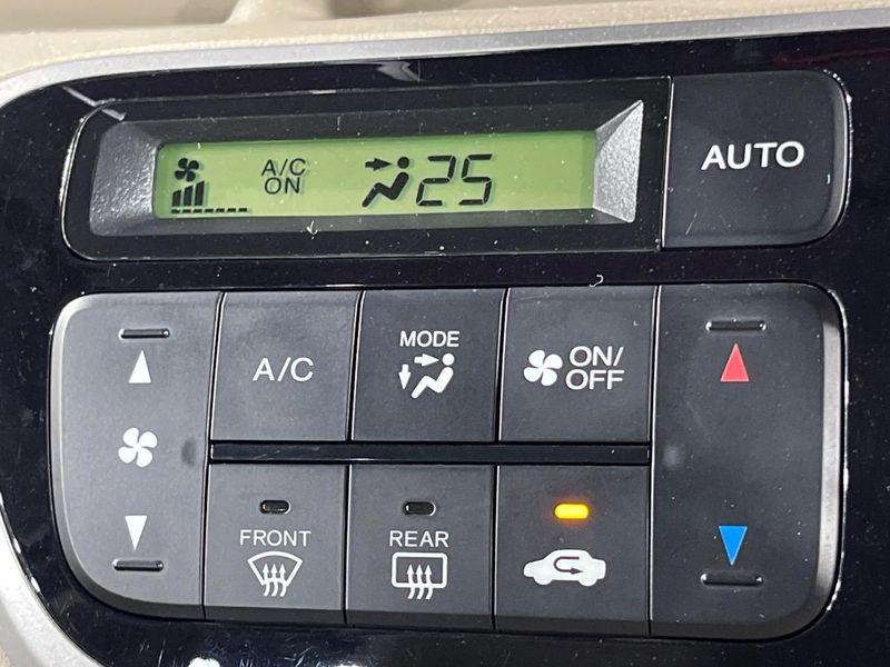 2013 Honda N-BOX DBA-JF1 (UW-6a6428db12833)[28]