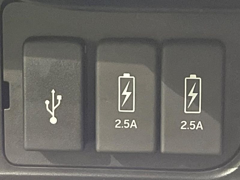 2023 Honda N-BOX CUSTOM 6BA-JF3 (UW-6a6429020e49d)[26]