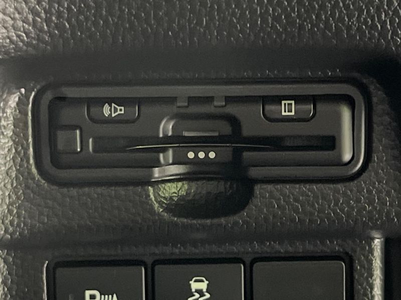 2023 Honda N-BOX CUSTOM 6BA-JF3 (UW-6a6429020e49d)[22]