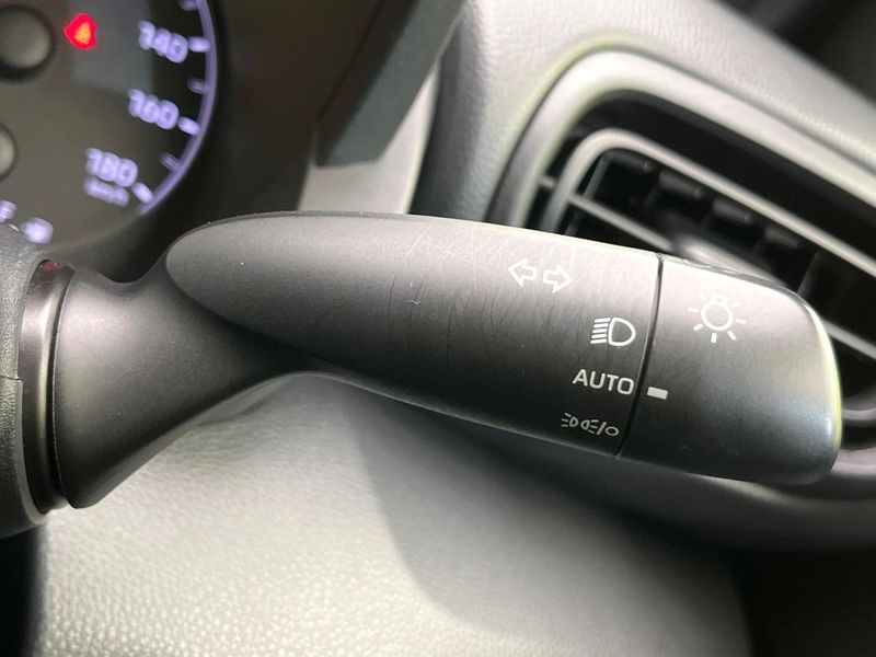 2020 Toyota Yaris 5BA-KSP210 (UW-6a6429536f39d)[27]