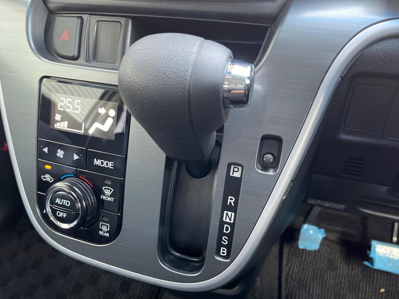 2015 Daihatsu Move DBA-LA150S (UW-6a64295de4d3f)[10]
