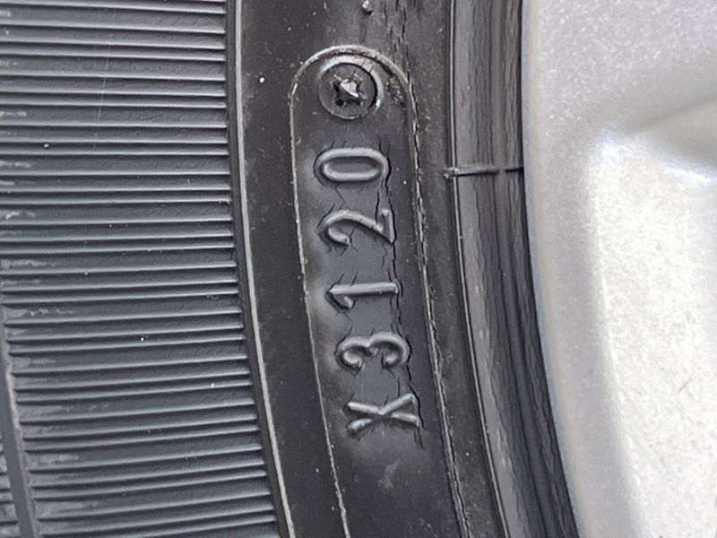 2020 Toyota Pixis Mega 4BA-LA700A (UW-6a64298d5262c)[24]