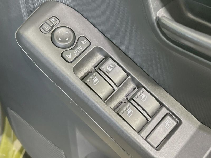 2023 Daihatsu Taft 5BA-LA900S (UW-6a6429a25b4c1)[17]