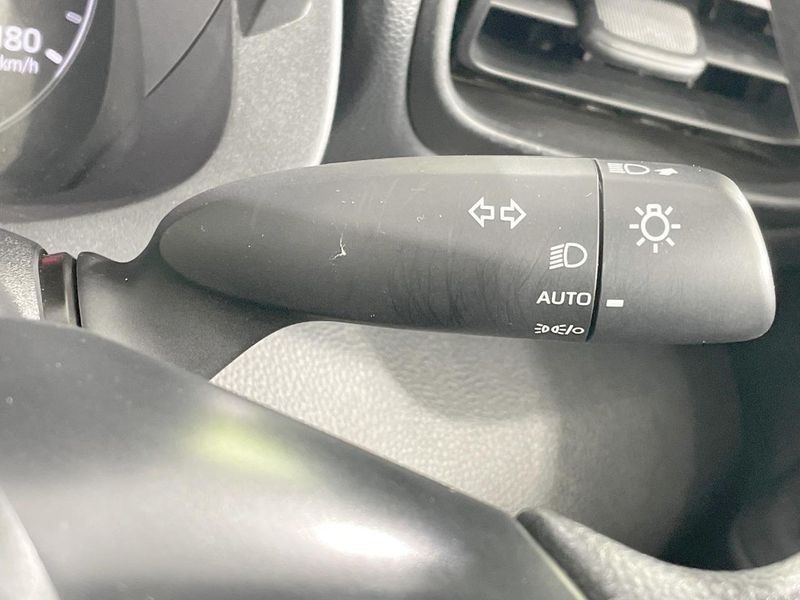 2023 Toyota Yaris 6AA-MXPH15 (UW-6a642a3a690be)[21]
