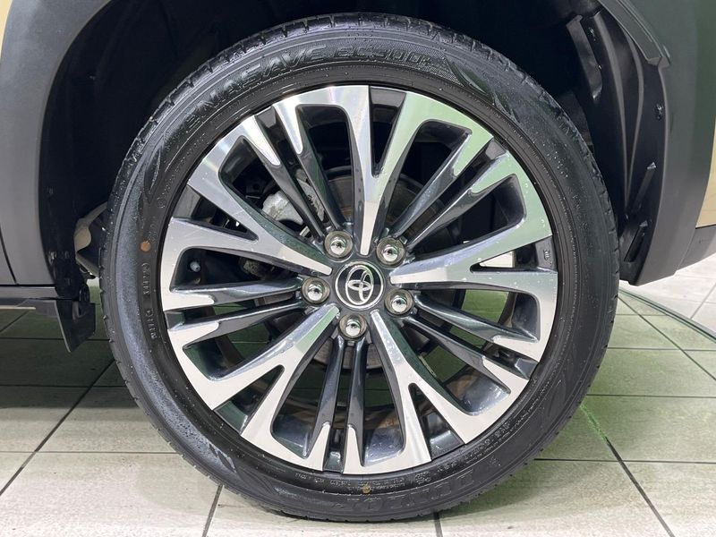 2022 Toyota Yaris Cross 6AA-MXPJ10 (UW-6a642a3f88760)[10]