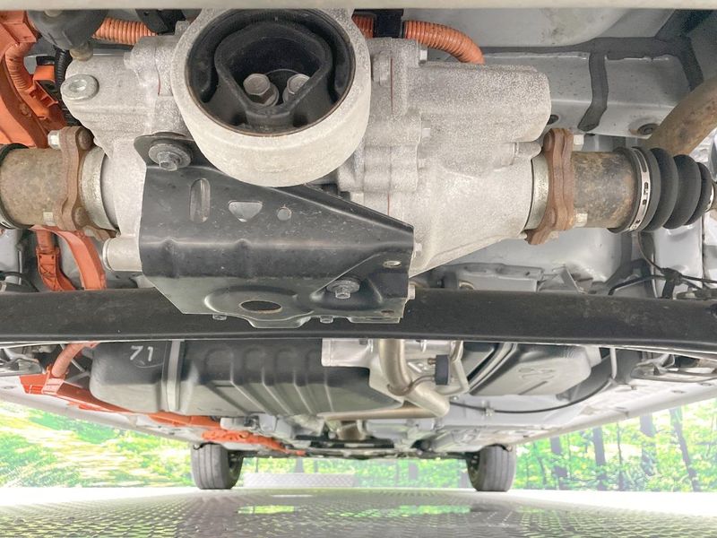 2025 Toyota Sienta 6AA-MXPL15G (UW-6a642a548774d)[11]