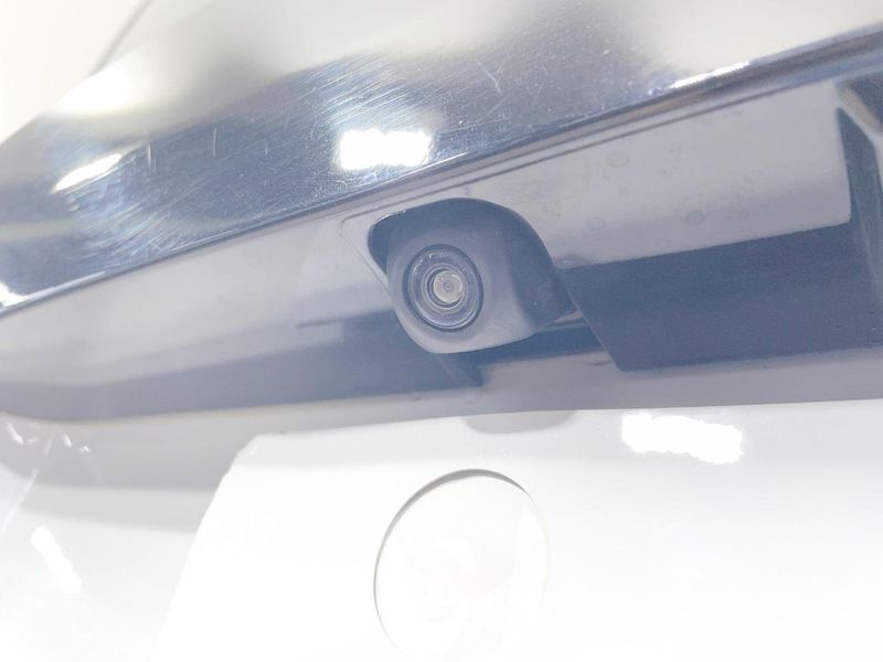 2025 Toyota Sienta 6AA-MXPL15G (UW-6a642a548774d)[8]