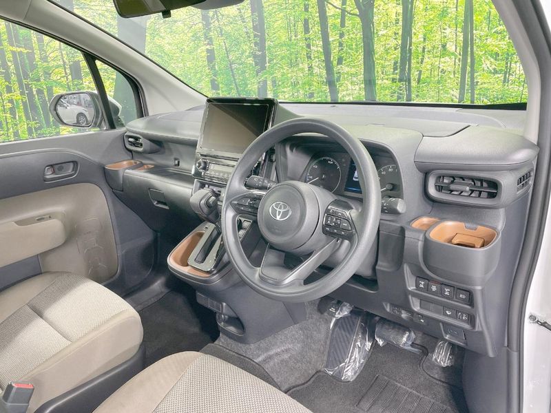 2025 Toyota Sienta 6AA-MXPL15G (UW-6a642a548774d)[15]