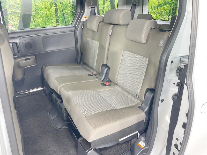 2025 Toyota Sienta 6AA-MXPL15G (UW-6a642a548774d)[21]