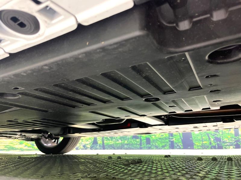 2025 Toyota Prius 6AA-MXWH60 (UW-6a642a66789be)[22]