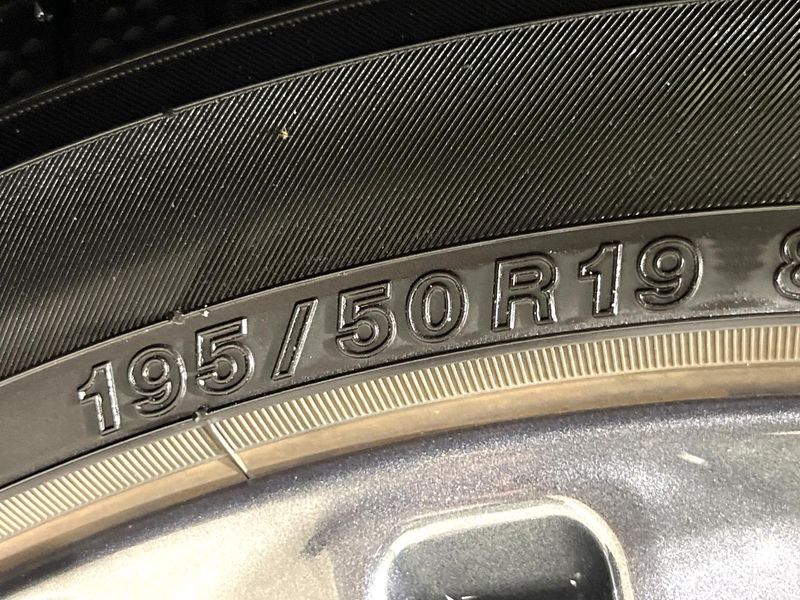 2025 Toyota Prius 6AA-MXWH60 (UW-6a642a66789be)[5]