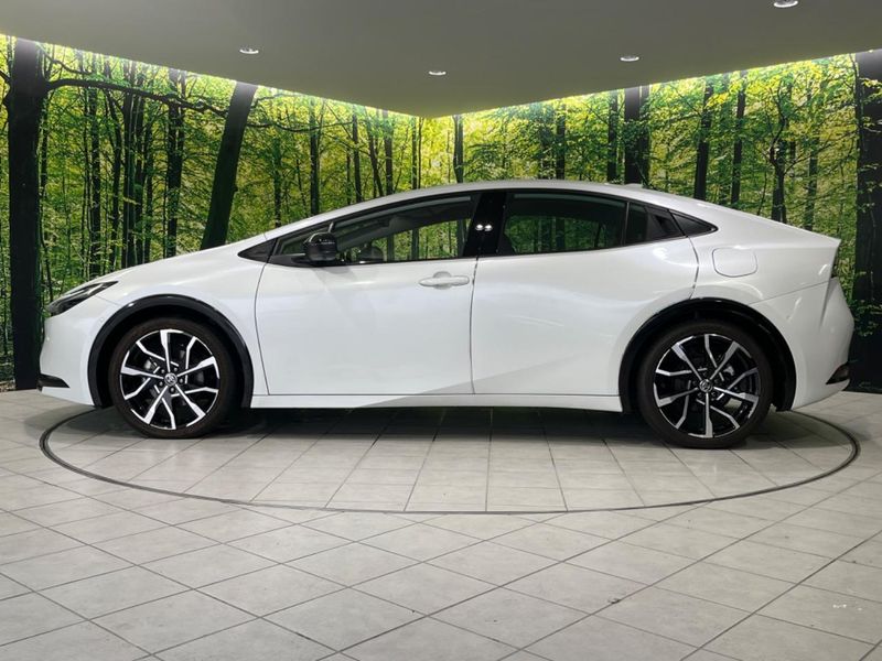 2023 Toyota Prius 6LA-MXWH61 (UW-6a642a67a1408)[17]