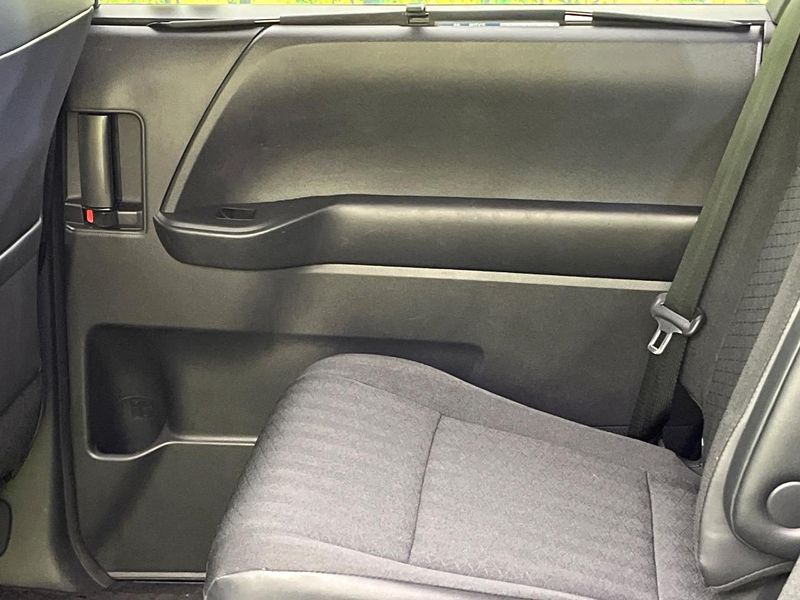 2023 Toyota Noah 6BA-MZRA90W (UW-6a642a6f8d692)[13]