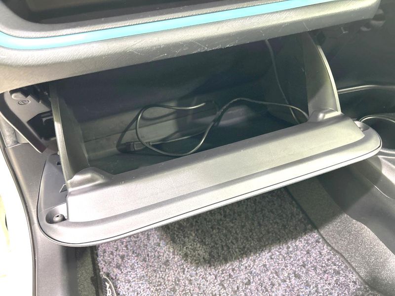 2012 Toyota Aqua DAA-NHP10 (UW-6a642a7a489e5)[4]