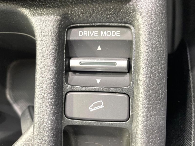 2022 Honda Vezel 6AA-RV5 (UW-6a642ab9bd2fb)[21]