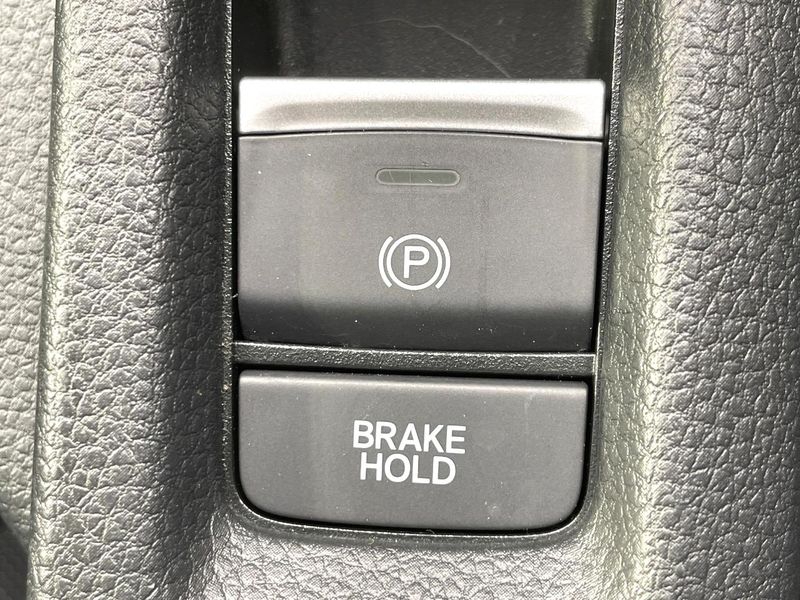 2022 Honda Vezel 6AA-RV5 (UW-6a642ab9bd2fb)[22]