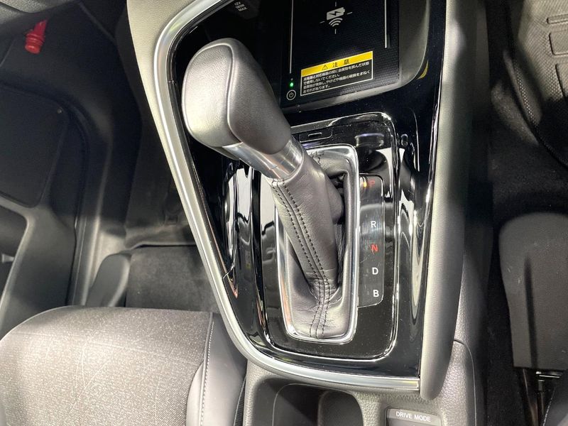 2022 Honda Vezel 6AA-RV5 (UW-6a642ab9bd2fb)[23]