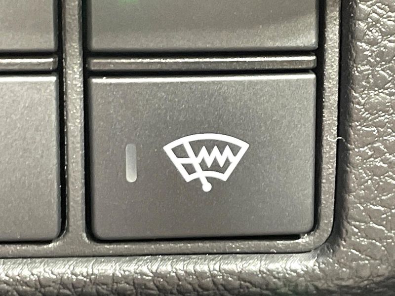 2022 Honda Vezel 6AA-RV5 (UW-6a642ab9bd2fb)[28]