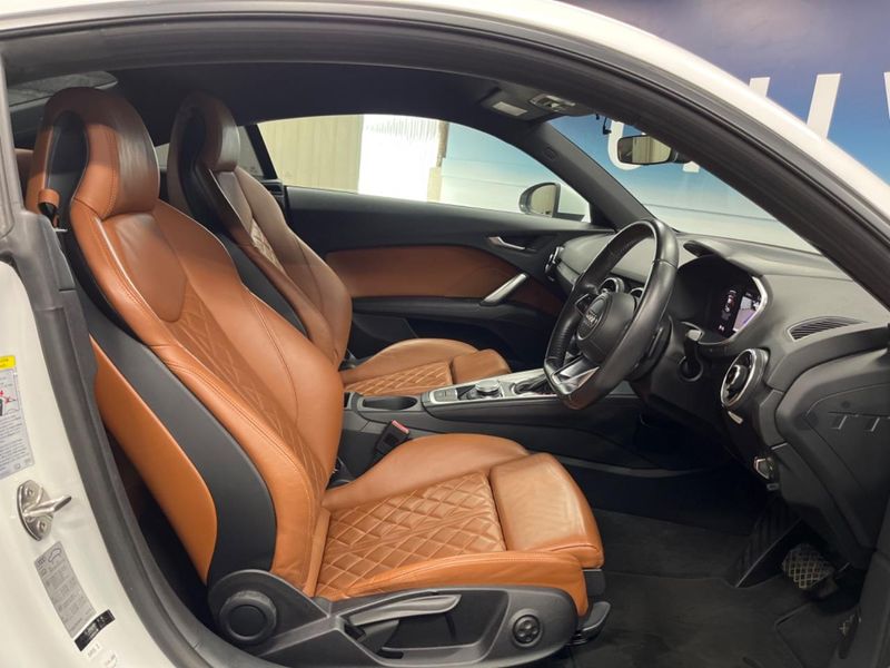 2016 Audi TT Coupe ABA-FVCHH (UW-6a642af7d3419)[29]
