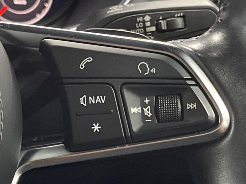 2016 Audi TT Coupe ABA-FVCHH (UW-6a642af7d3419)[18]