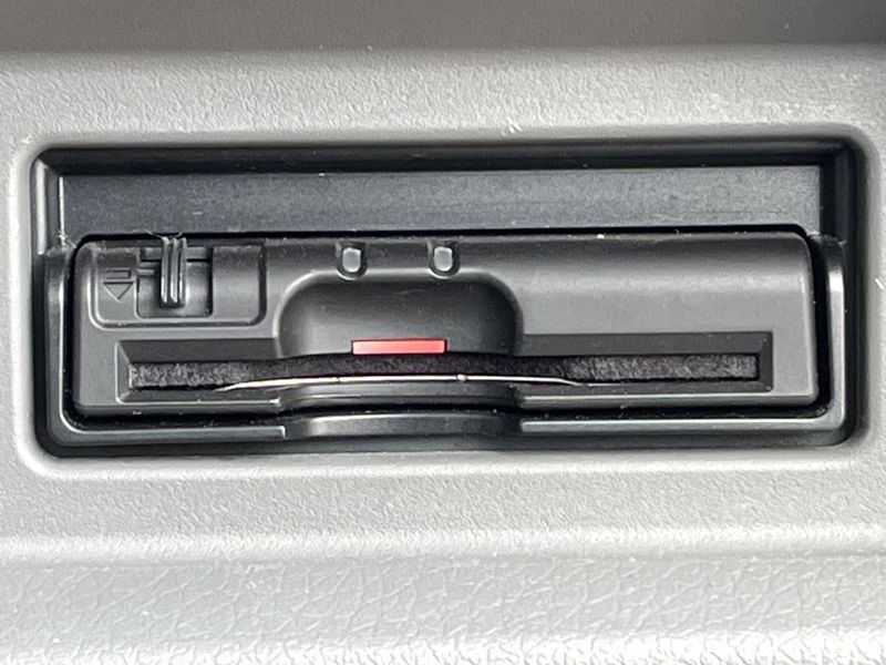 2018 Nissan NV350 CARAVAN VAN CBF-VR2E26 (UW-6a642b08d14fd)[13]