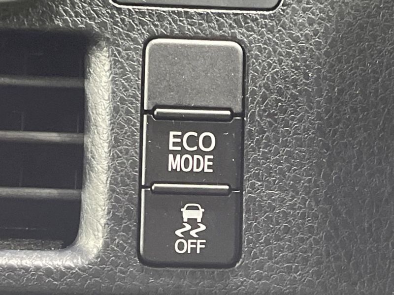 2020 Toyota Voxy DBA-ZRR80W (UW-6a642b49e63c2)[24]