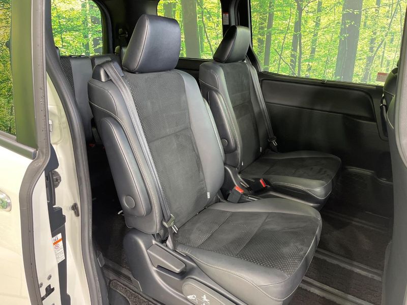 2021 Toyota Voxy 3BA-ZRR80W (UW-6a642b4d0aca5)[21]