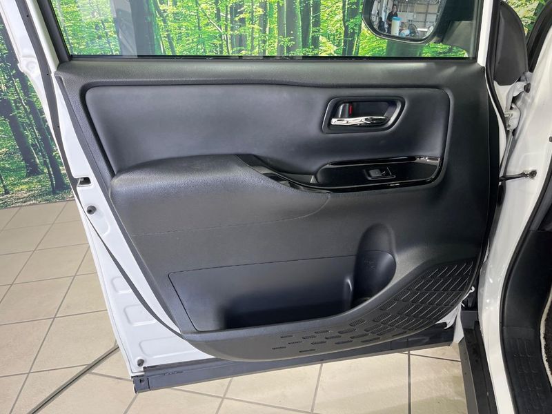 2021 Toyota Voxy 3BA-ZRR80W (UW-6a642b4d0aca5)[24]