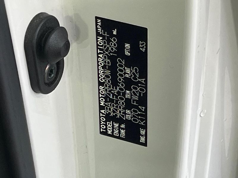 2021 Toyota Voxy 3BA-ZRR80W (UW-6a642b4d0aca5)[1]