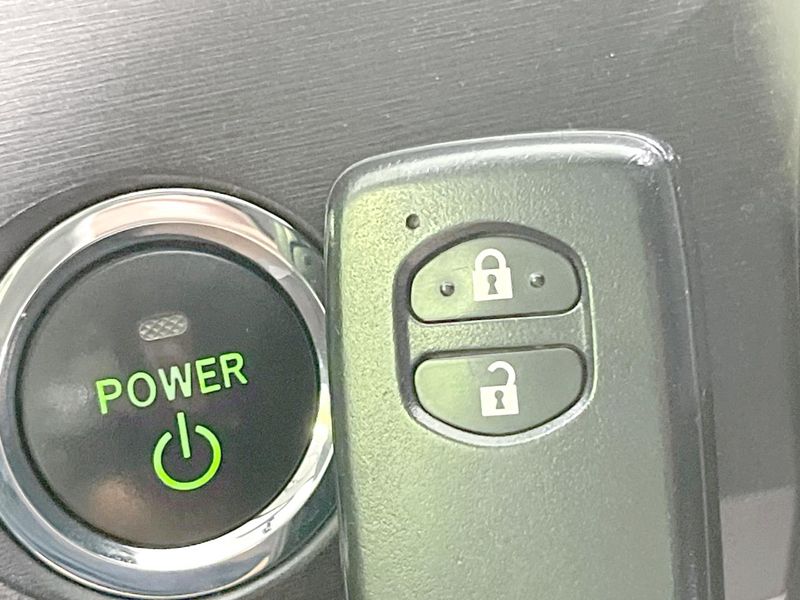 2010 Toyota Prius DAA-ZVW30 (UW-6a642b5d36dbf)[5]