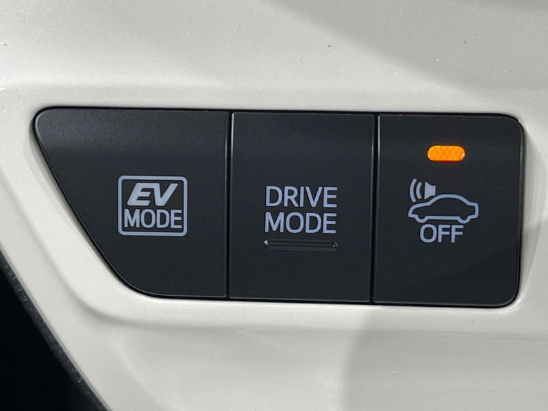 2016 Toyota Prius DAA-ZVW51 (UW-6a642b6d58c4f)[24]