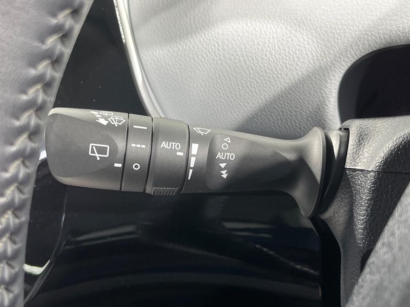 2016 Toyota Prius DAA-ZVW51 (UW-6a642b6d58c4f)[17]