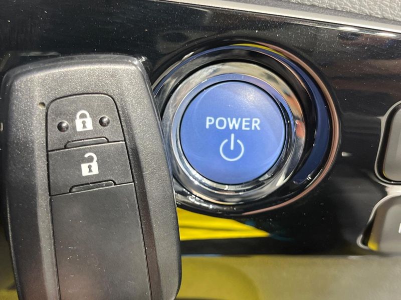 2016 Toyota Prius DAA-ZVW51 (UW-6a642b6d58c4f)[7]