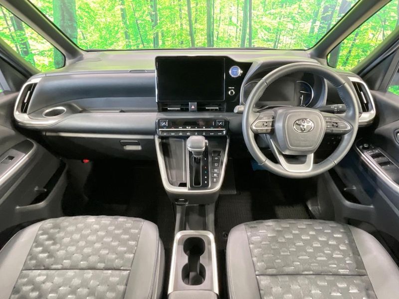 2023 Toyota Voxy 6AA-ZWR90W (UW-6a642b818ce74)[21]