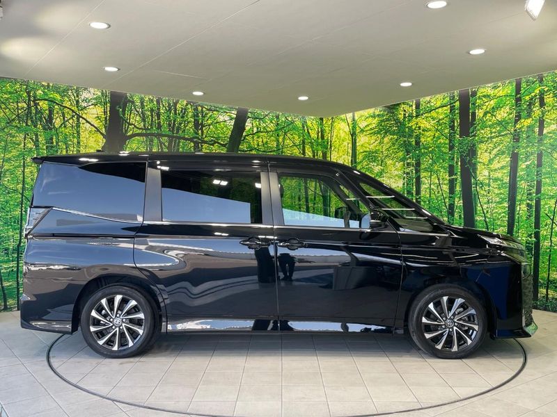 2023 Toyota Voxy 6AA-ZWR90W (UW-6a642b818ce74)[27]
