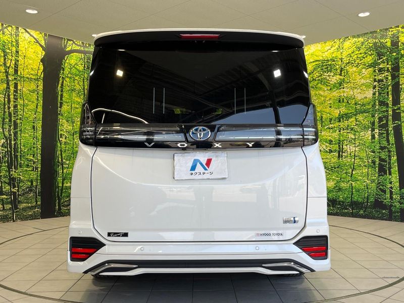 2023 Toyota Voxy 6AA-ZWR90W (UW-6a642b8470a5e)[26]