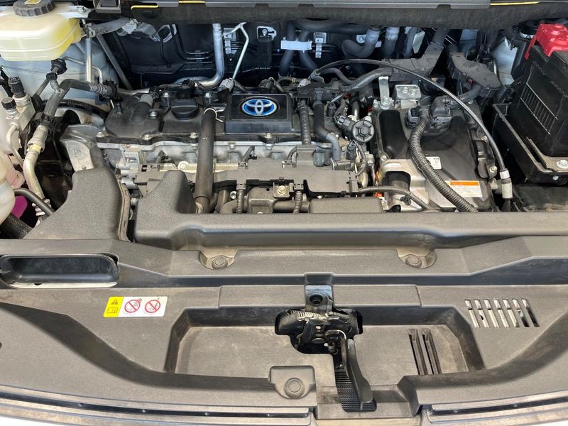 2023 Toyota Voxy 6AA-ZWR90W (UW-6a642b8470a5e)[8]