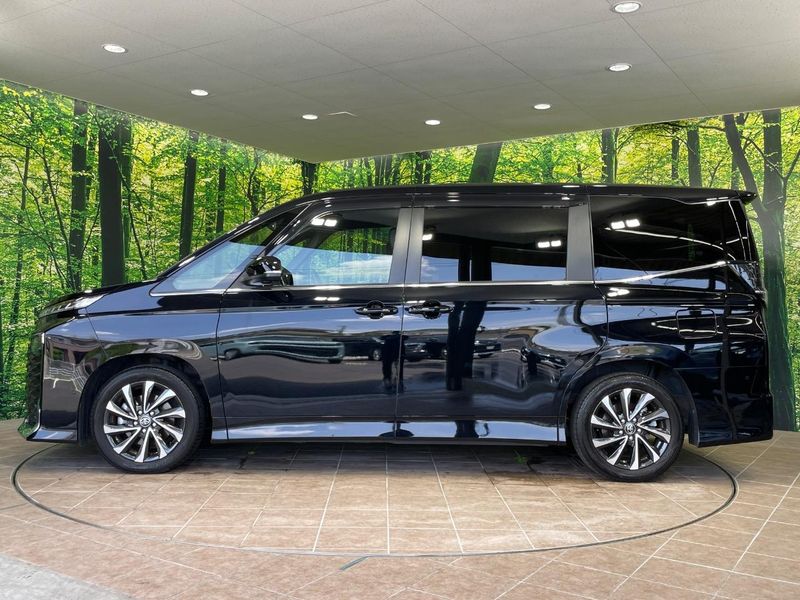 2023 Toyota Voxy 6AA-ZWR90W (UW-6a642b87491e4)[20]