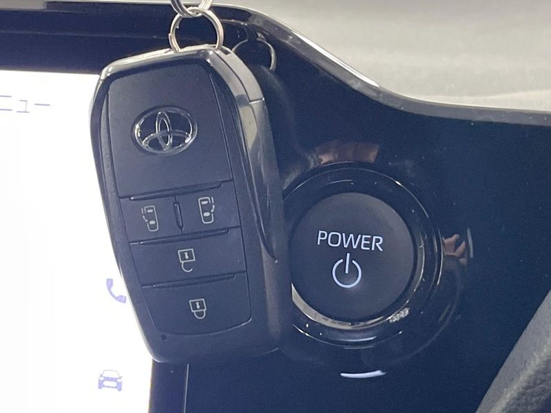 2024 Toyota Voxy 6AA-ZWR90W (UW-6a642b8e0bd1d)[13]