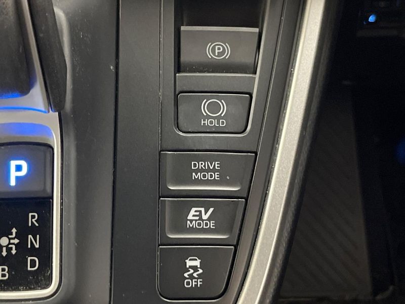 2024 Toyota Voxy 6AA-ZWR90W (UW-6a642b8e0bd1d)[15]