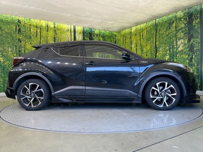 2017 Toyota C-HR DAA-ZYX10 (UW-6a642b9116724)[11]