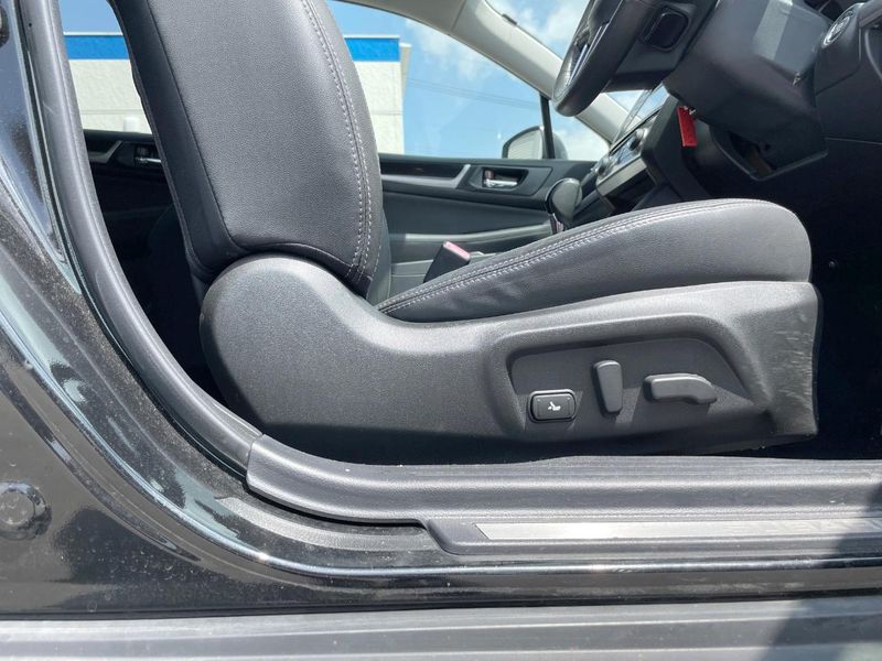 2016 Subaru Legacy Outback DBA-BS9 (UW-6a65799c42ae7)[15]