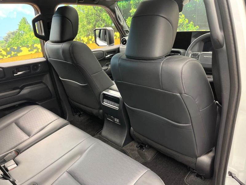 2025 Toyota Land Cruiser 250 3DA-GDJ250W (UW-6a6579e57c0c9)[23]