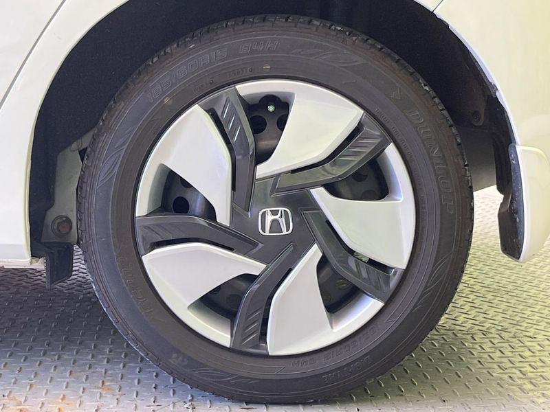 2014 Honda Fit Hybrid DAA-GP5 (UW-6a657a0193d4e)[23]