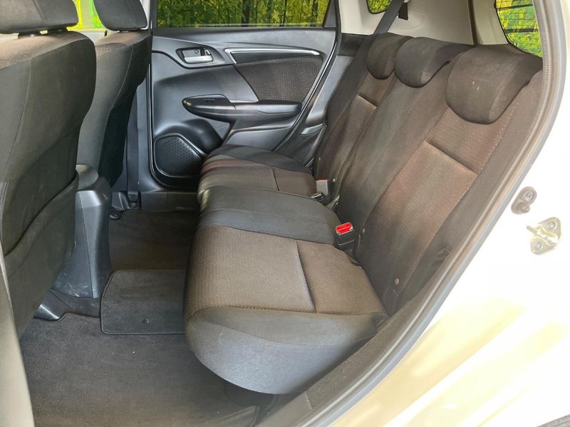 2014 Honda Fit Hybrid DAA-GP5 (UW-6a657a0193d4e)[29]