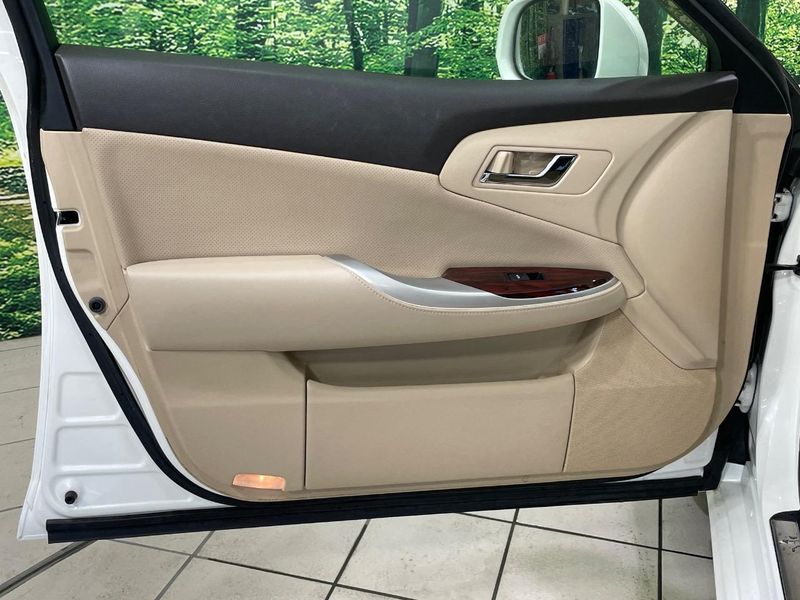 2012 Toyota Crown DBA-GRS200 (UW-6a657a0a5a698)[8]