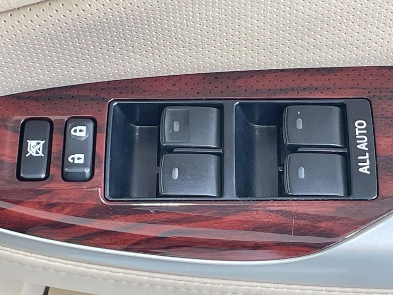 2012 Toyota Crown DBA-GRS200 (UW-6a657a0a5a698)[10]