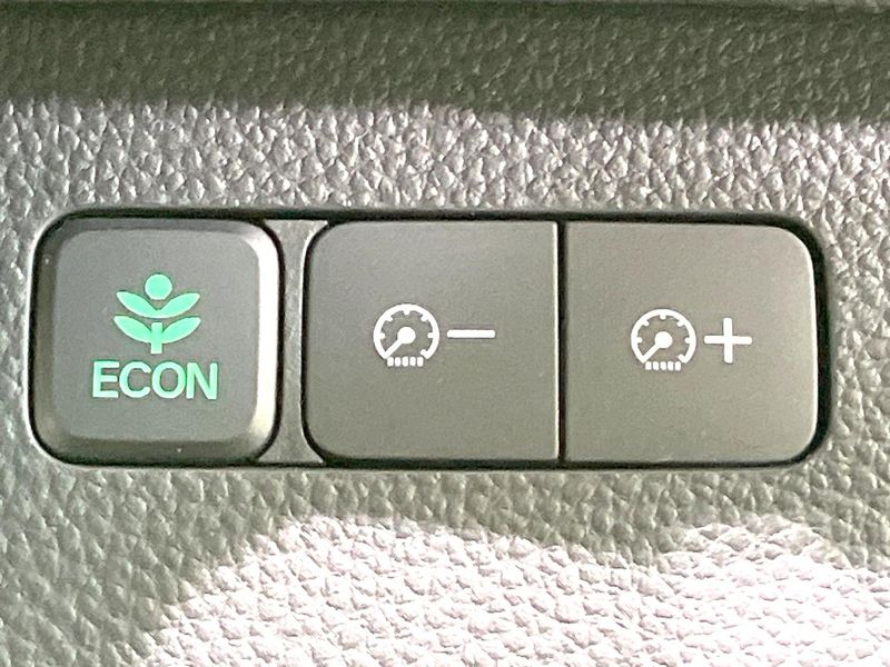 2019 Honda N-BOX CUSTOM DBA-JF3 (UW-6a657a6b93d9d)[21]
